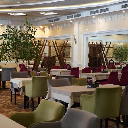 Golden Dragon Hotell Bishkek Exteriör bild