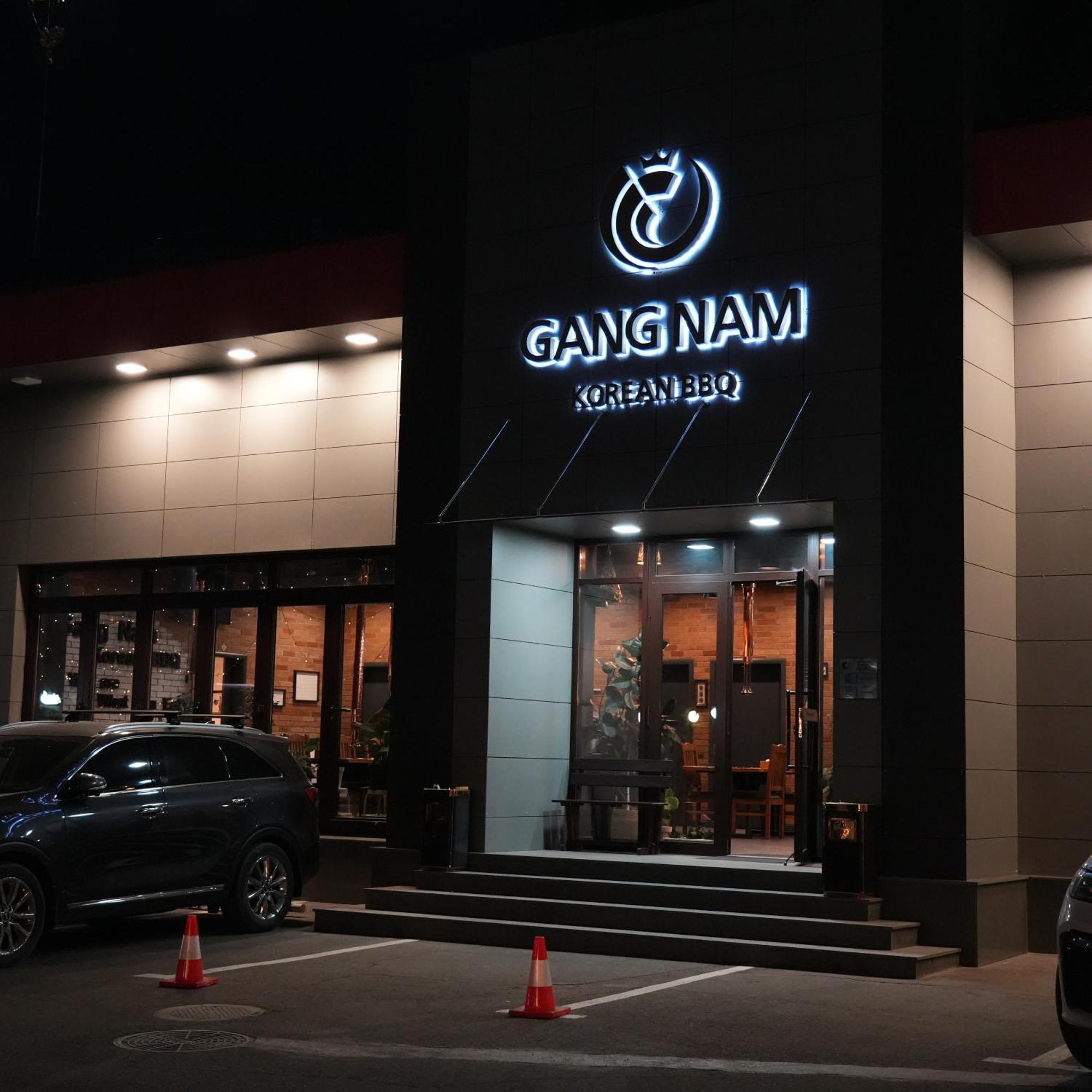Golden Dragon Hotell Bishkek Exteriör bild