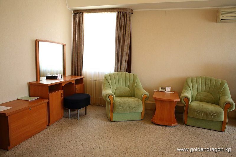 Golden Dragon Hotell Bishkek Exteriör bild