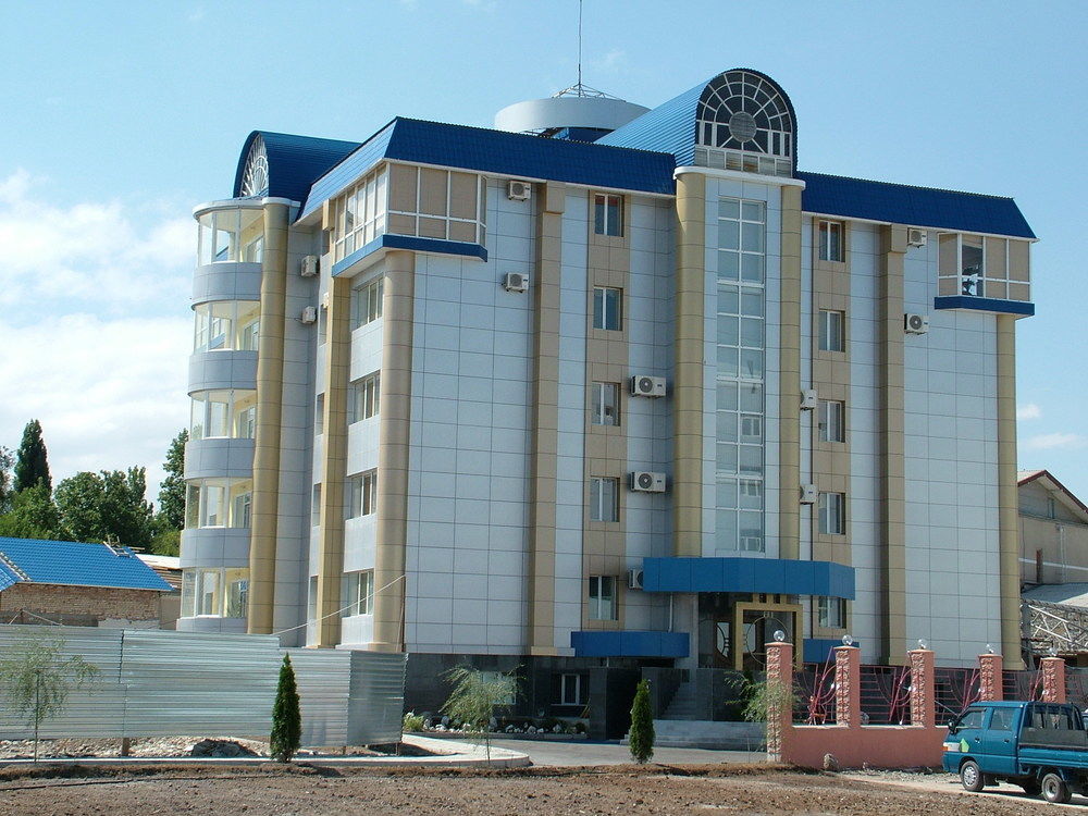 Golden Dragon Hotell Bishkek Exteriör bild